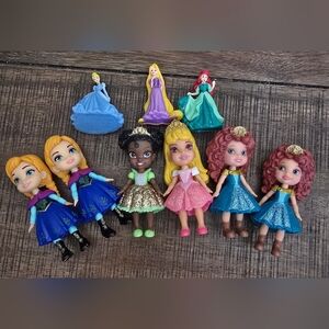 Disney Princess Lot. 13 Pieces Total.